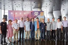 上海中心大厦119层登高望“变”陆家嘴最早开发的建设者感慨万千图片