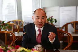 低调的安徽首富：身价1100亿，历经3次豪赌年入5200亿图片