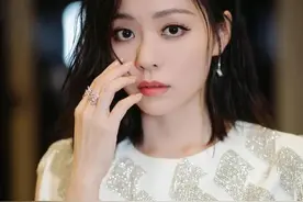海豚音女王：不仅嗓音美，人也很美图片