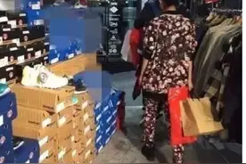 赵丽颖去逛精品打折店，大包小包买疯了，看到价格我懵了图片