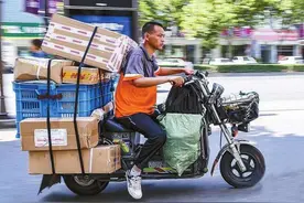 人到中年，工资再高，也没有必要选择三类包吃包住的职业图片