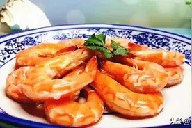 吃白灼虾，白灼前要不要先剔除虾线？大厨：这样做健康又卫生图片