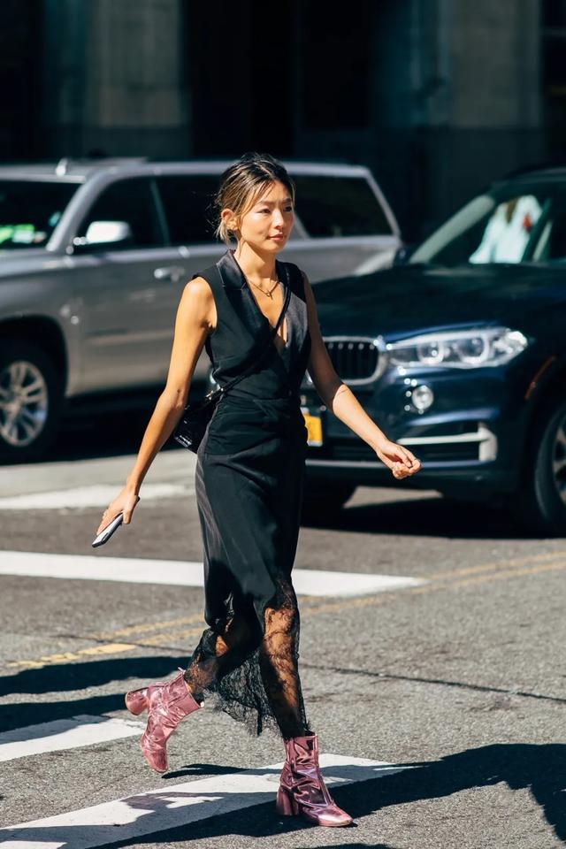 女明星秋季撞衫的第一件单品,我再也不说它鸡肋了