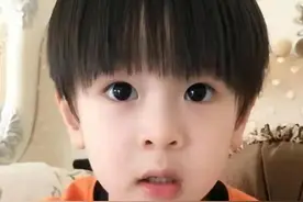 还记得吴尊的儿子Max吗？越来越像帅气的爸爸了图片