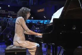 没有观众的逍遥音乐节，内田光子的“月光”给你带来宁静与希望图片