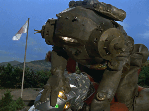 奥特曼被强大的机器人按在地上不能动了，赛文奥特曼：起来