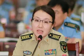 火箭军女神李莉，军事点评一针见血，让美国都忌惮三分？图片