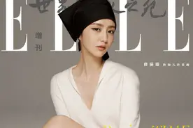 佟丽娅不愧是新疆美女，头巾造型颇有民族特色，针织裙更显女人味图片