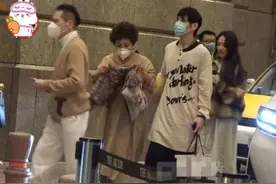 安以轩女儿双满月宴，小s等众星助阵，向家一家上阵郭碧婷首露面图片