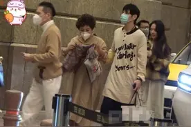 安以轩女儿双满月宴，小s等众星助阵，向家一家上阵郭碧婷首露面图片