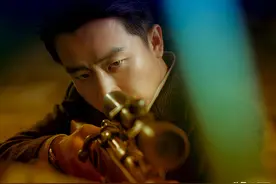 谍战剧《瞄准》看点多，黄轩杨采钰再次合作，配角中有很多熟脸图片