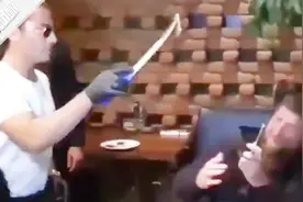 持刀喂肉！俄罗斯车臣领导人来了 网红“撒盐哥”这样服务视频封面