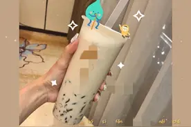广西一饮品店推出螺蛳粉奶茶，顾客吃出了东北猪肉炖粉条的感觉图片