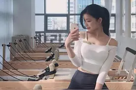 173cm健身女达人，身材高挑曲线好，吸粉无数，坚持运动你也可以图片