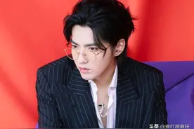家长质疑英语课本出现WuYifan？人教社回应：我们这名字都20年了图片