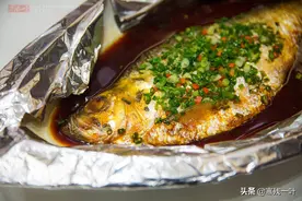 苏州朋友五星酒店请吃饭，上一条鱼竟没去鱼鳞，服务员：正常吃法图片