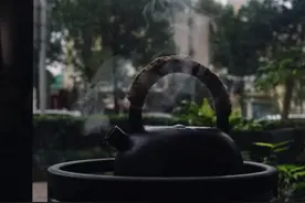 浓茶对身体不好，白茶煮的喝也算浓茶么？图片