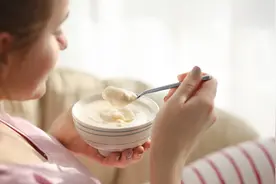 喝酸奶可以产生防癌效果？这是真的，但是不能空腹喝图片