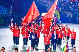 高清大图来了！十四运开幕，董栋执旗引领山西代表团出场图片