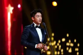 涉光线传媒合同纠纷，郑恺名下公司被执行3300万图片