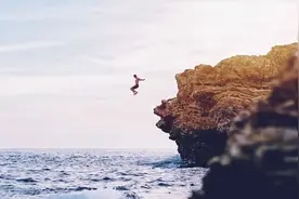 那群没钱买房的年轻人，开始「下海」了图片