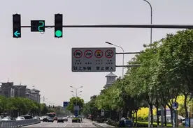 晚高峰学校门口无证酒驾重型半挂牵引车?!仔细看完,里面还有事儿！图片