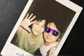 papi酱近况：钱有了，人变了图片