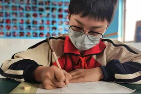 开学第一天，防疫主题画，画画病毒小怪兽图片