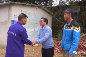 中草药来养肉猪 易地迁出好生活 那巴村民日子越过越红火图片