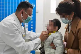 2岁女童食道仅1毫米靠喝奶维持生存 小磁铁助力消除瘢痕恢复食道功能图片