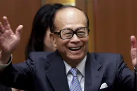 4000亿港元砸入英国！李嘉诚38亿回购自家股票，却没人想跟图片