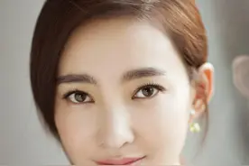 来自内蒙古自治区的王丽坤是当之无愧的素颜女神图片