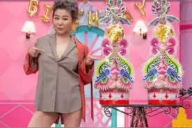 她是亿万富婆，认了8个干儿子，还狠扇过林心如，今55岁仍未婚！图片