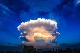 只见质量转化为能量，没见能量转化为质量，质能真能等价交换吗？图片