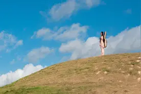 带女朋友回家见父母，一顿饭下来，我妈说：这样的女人不要娶图片