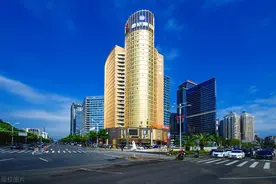 广东最适合退休后旅居的2座城市，物价低风景美，800租一线海景房图片