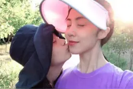 黄磊让多多叫何炅外号，谁注意多多把称呼改了？只能说情商太高图片