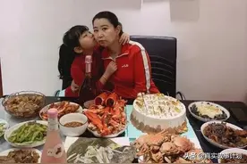 一个28岁的脑瘫女孩决定成为妈妈图片