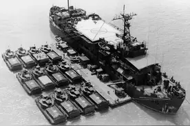 越南战争中的内河炮艇图片