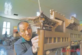 “潭头榫卯工艺”传承人寻找传承人  刘宜炎：一榫一卯五十年图片