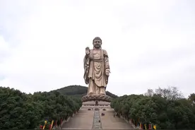 为什么寺庙禁止游客对着佛像拍照？网友：看完后不敢再拍了图片