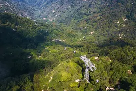 五岳中泰山不算最高最险，却被人尊为五岳之首，理由是什么？图片