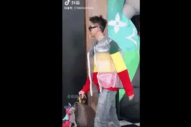 LV推出3万元充气夹克引热议，网友：良心，从不骗穷人...图片