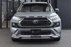 丰田全新RAV4改装版见过吗！看完还以为是台硬派越野车图片