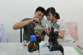 “夫妻搭档”修文物：择一事，终一生，不为繁华易匠心图片
