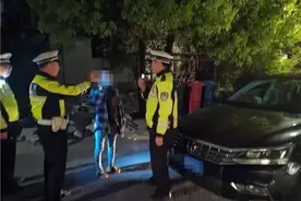 半夜2点，泰兴女子在KTV陪客人喝完酒，刚出门就被警察抓了！发生了什么？图片