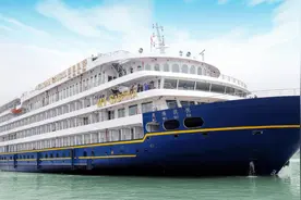 600人游轮滞留长江50多小时后获准靠岸，乘客：全员绿码，核酸阴性，但我曾担心成下一个钻石公主号图片