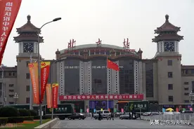 K27次国际列车，由北京站开往丹东站，再由丹东站开往朝鲜平壤图片