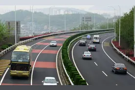 新手司机要达到什么水平，独自跑高速才比较安全？这5点要达标图片