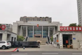 凌晨碾死车库入口醉酒卧倒者 检方建议追究刑责，家属称无罪系意外图片